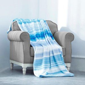 Juicy Couture Ombre blue soft throw